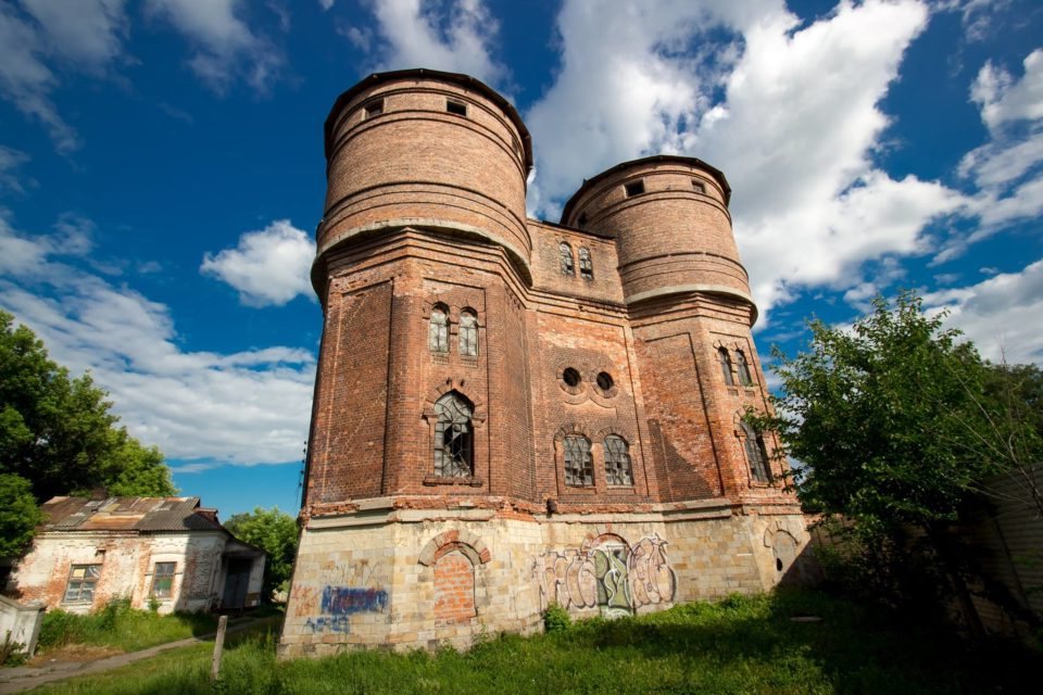 Старинные водонапорные башни фото