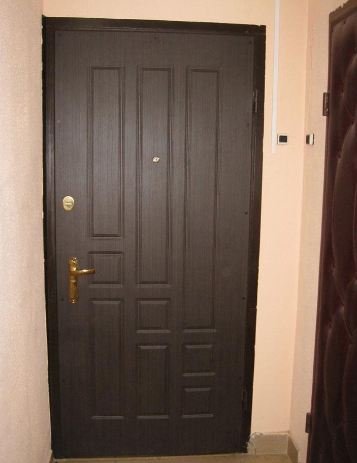 К чему снится входная дверь в квартиру. Входная дверь в квартиру в подъезде. Квартирная дверь в подъезде. Входные двери квартирные. Двери квартирные металлические.