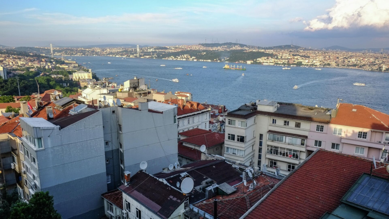 Эксперт оценил примерный объем ресурсов на восстановление зданий в Турции