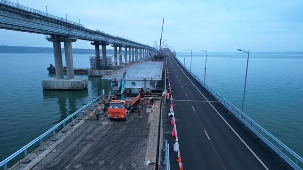 Второй пролет ж/д части Крымского моста установят к концу апреля