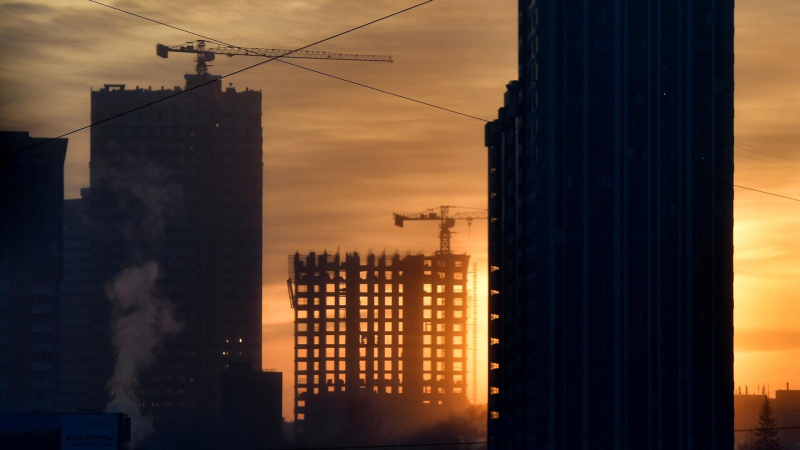 Ввод жилья в России за четыре месяца упал на 4%