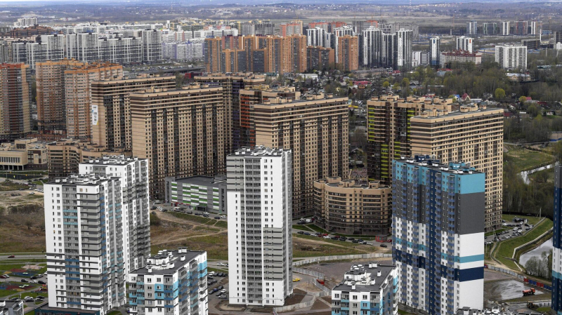 В Петербурге ежегодно вводят 3 миллиона "квадратов" жилья
