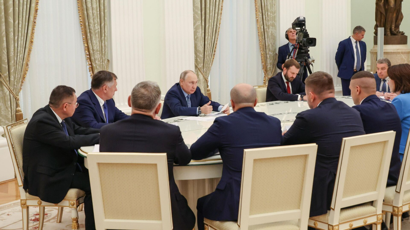 Хуснуллин рассказал Путину о программе развития новых регионов