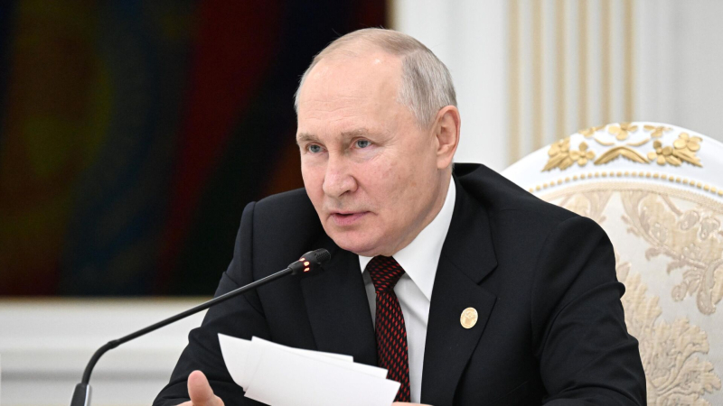 Путин поручил подумать о целесообразности стройки технопарка в Приморье