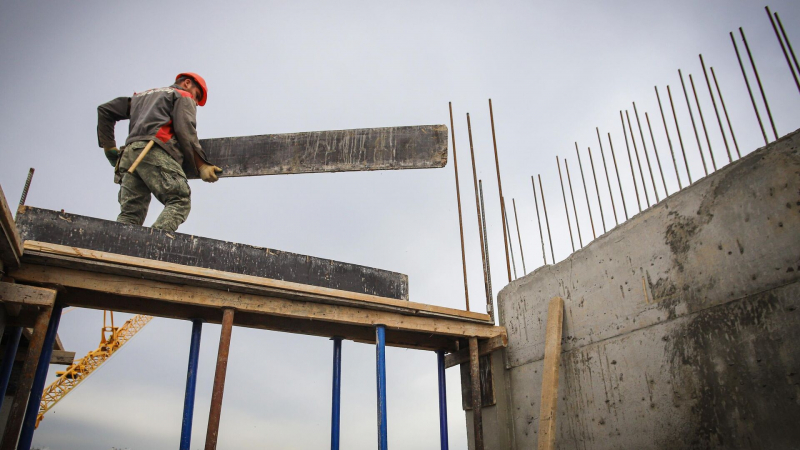 Более 12 тысяч строительных вакансий размещено на платформе Минстроя