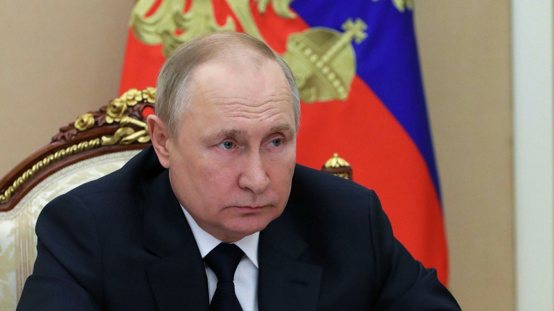 Путин: нужен контроль работ на стройках, под которые выделили финансы