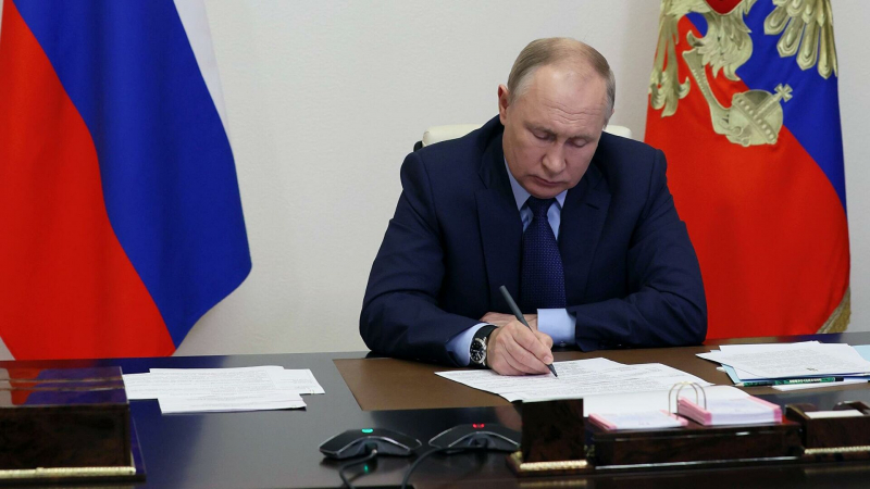 Путин подписал закон, упрощающий госрегистрацию объектов капстроительства