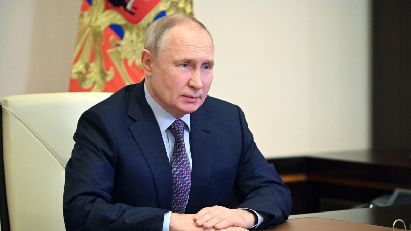 Путин поручил определить объекты, которые можно ускоренно ввести в строй