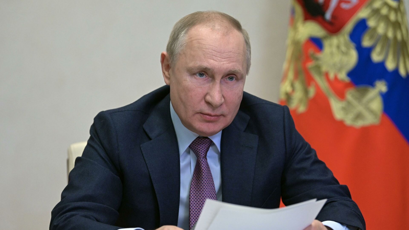Путин продлил передачу земли без торгов для достройки проблемных домов