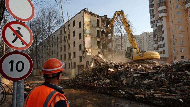 В Москве в январе снесли 16 старых домов по программе реновации